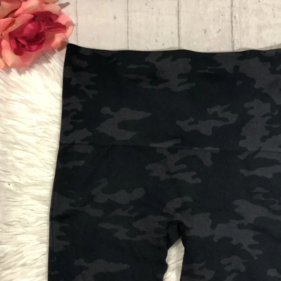 Spanx Seamless Camo High Waisted Leggings - Picture 12 of 13